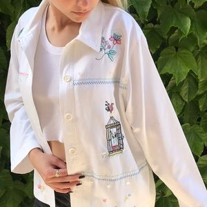 VINTAGE EMBROIDERY BUTTON UP